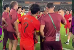 U23国足0比4负日本队众将落泪，黄博文高喊抬起头