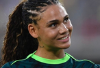 NBA传奇之女创历史！年薪200万美元成女足第一高薪