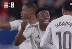 皇马前场混乱威尼修斯进球后提醒姆巴佩插上