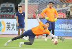 意外吗？鲁能一场2比9惨败，彰显了王大雷含金量，接班人遥遥无期