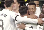 亲吻26岁兄弟！姆巴佩再秀勺子点球+感人故事曝光 皇马5连胜领跑