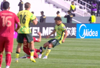 U23亚洲杯戏剧性1分钟！泰国从领先到染红，铲飞对手VAR介入
