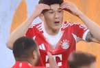金玟哉本场两黄变一红被罚下，对抗4胜1，4次夺回球权