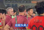 U23国足助教大声鼓励小将都抬起头来 “你们打到决赛已经很棒了！”