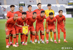 足坛一夜动态：国足半年没比赛排名不变 曼城官宣新援 小贝父子决裂