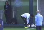 京多安一脚曾让切尔西主帅马雷斯卡抱头受罚