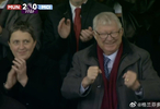 曼联2比0胜曼城，爵爷为卡里克庆贺