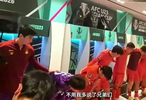 继续加油吧！国足u23对阵伊拉克赛前小伙子们更衣室喊话视频流出